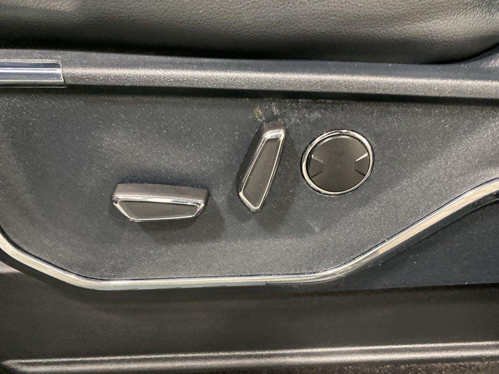 Used 2021 Black Metallic Ford LARIAT image 21