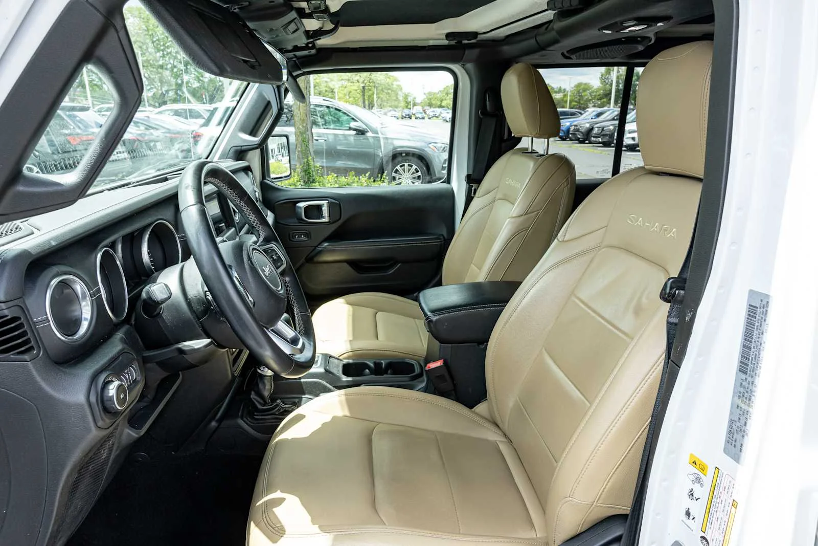 Used 2018 Bright White Clearcoat Jeep Sahara image 24