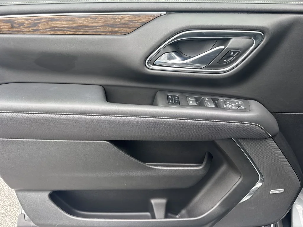 Used 2023 Gray Chevrolet Premier image 10