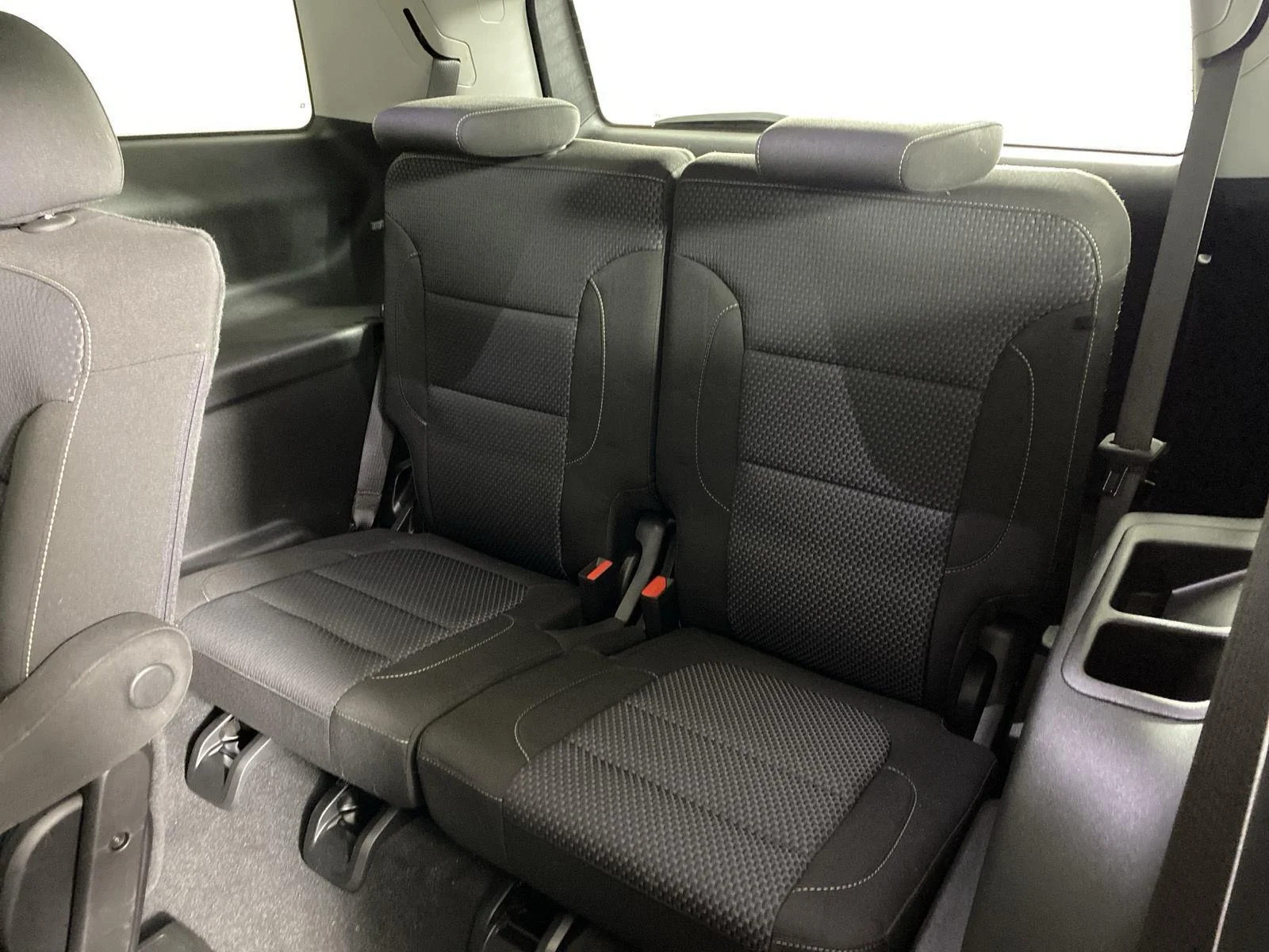 Used 2023 VOLCANIC RED TINTCOAT GMC SLE image 23