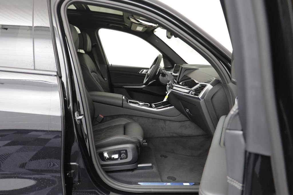 New 2026 Black Sapphire Metallic BMW xDrive40i image 21