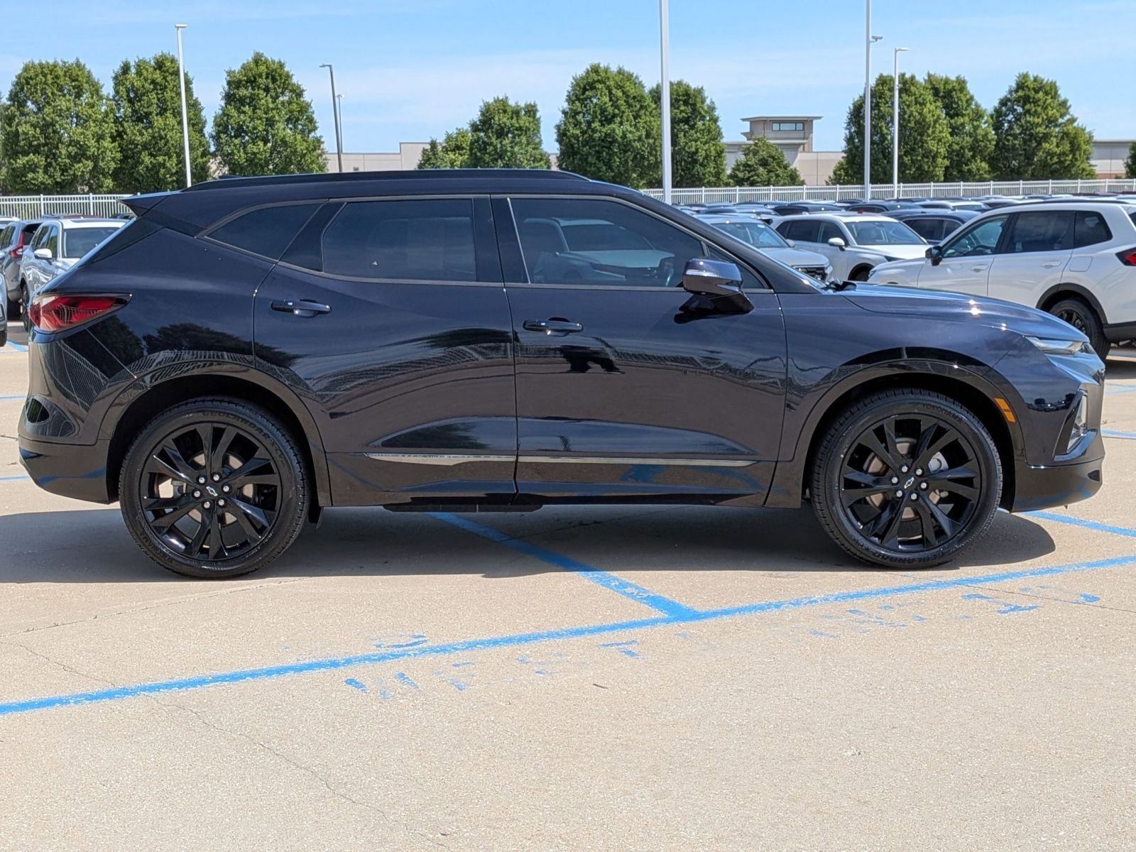 Used 2020 Midnight Blue Metallic Chevrolet RS AWD image 5