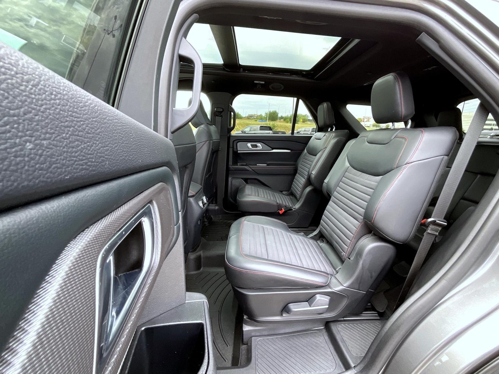 Used 2025 Gray Ford ST-Line image 19
