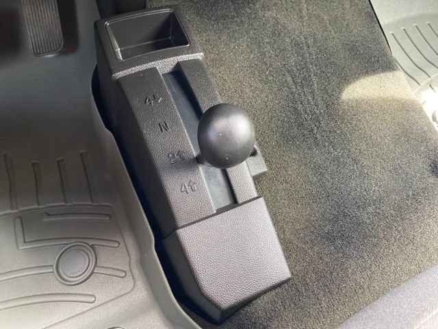 Used 2018 Silver Ice Metallic Chevrolet Custom image 43