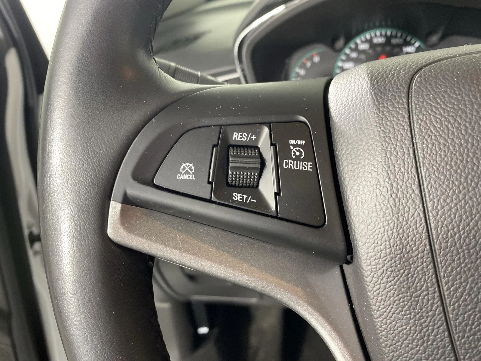 Used 2022 Summit White Chevrolet LT image 21