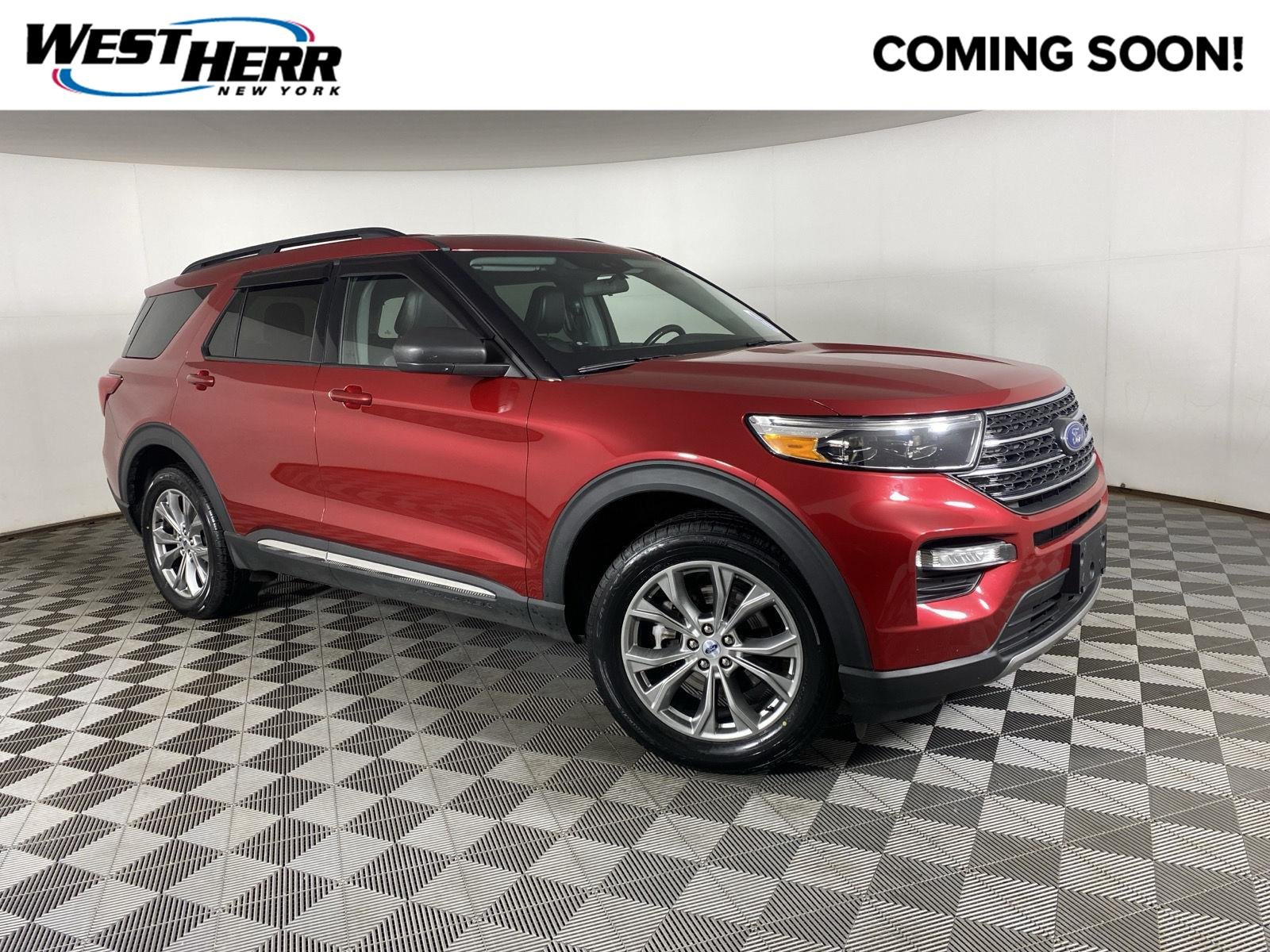 Used 2022 Rapid Red Metallic Tinted Clearcoat Ford XLT image 1