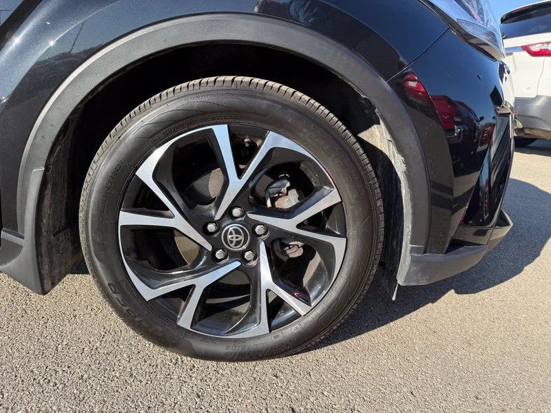 Used 2021 Black Toyota XLE image 13