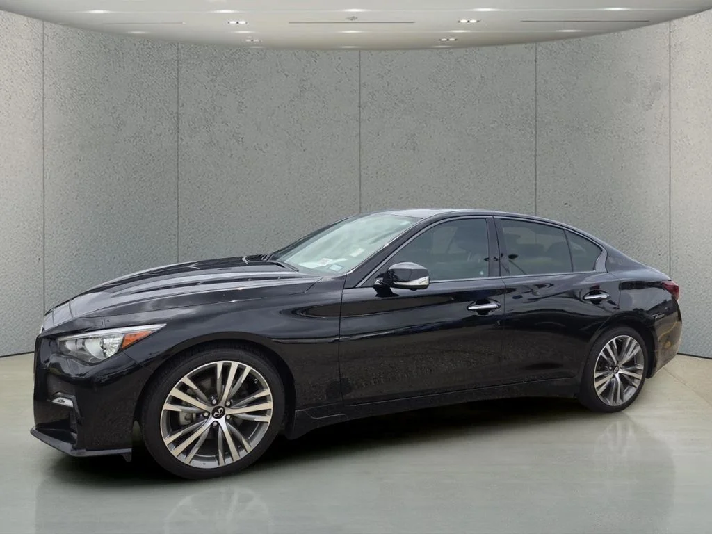 Used 2023 Black INFINITI SENSORY image 1