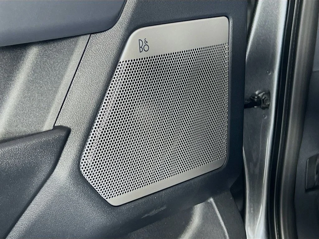 New 2026 Carbonized Gray Metallic Ford XLT image 14