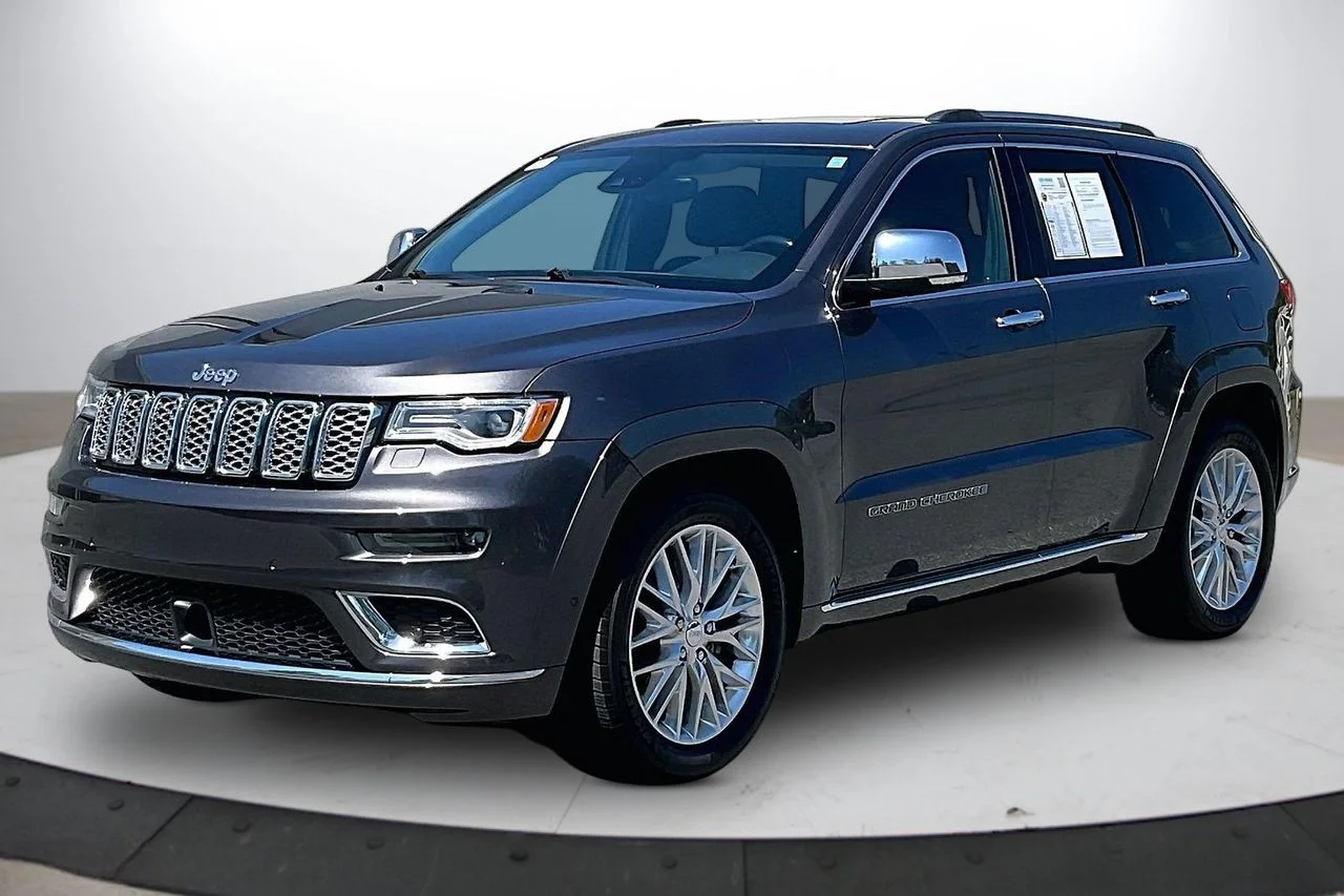 Certified Used 2017 Gray Jeep Summit image 4