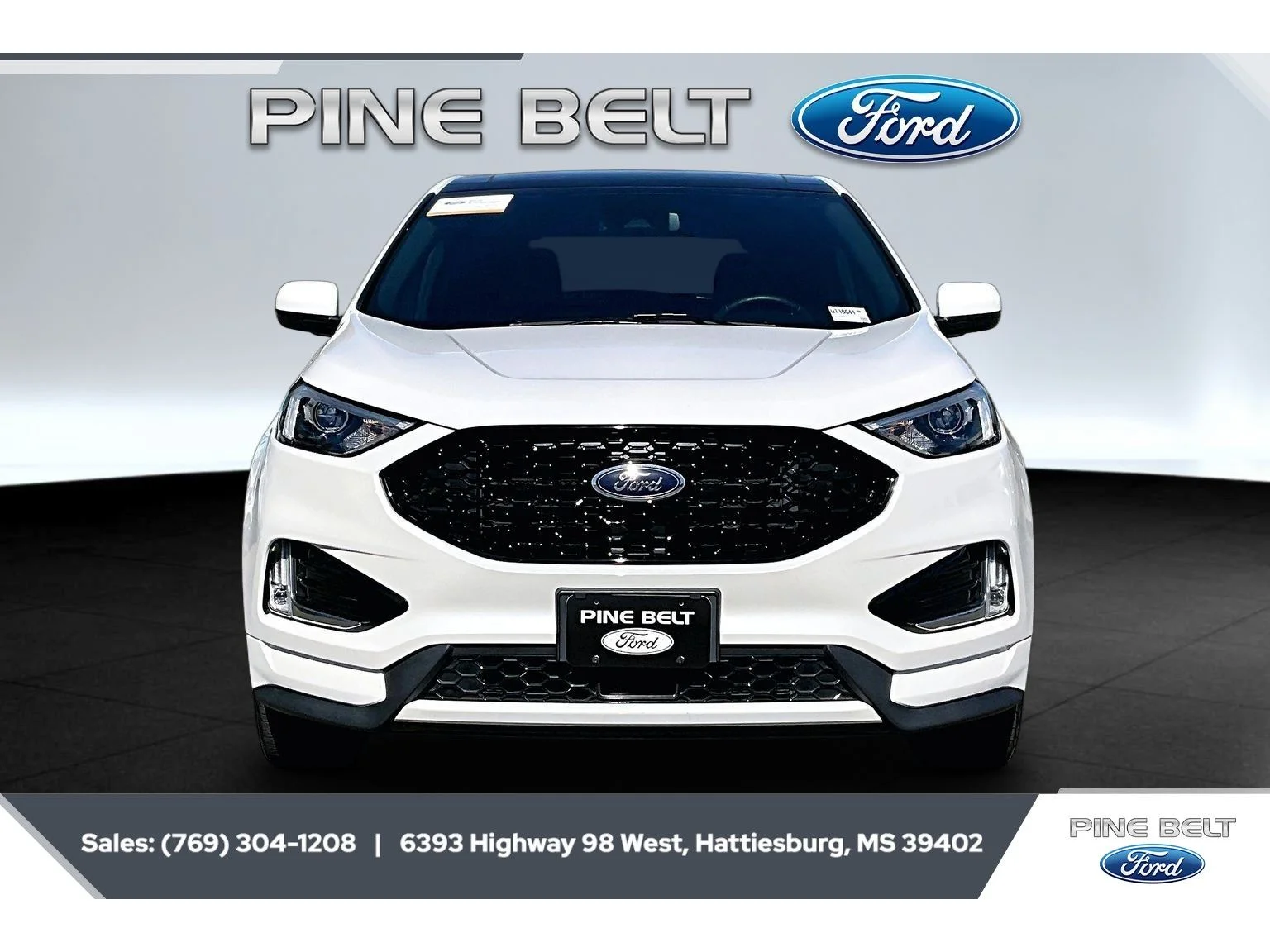 Used 2022 Star White Metallic Tri-Coat Ford ST-Line image 3
