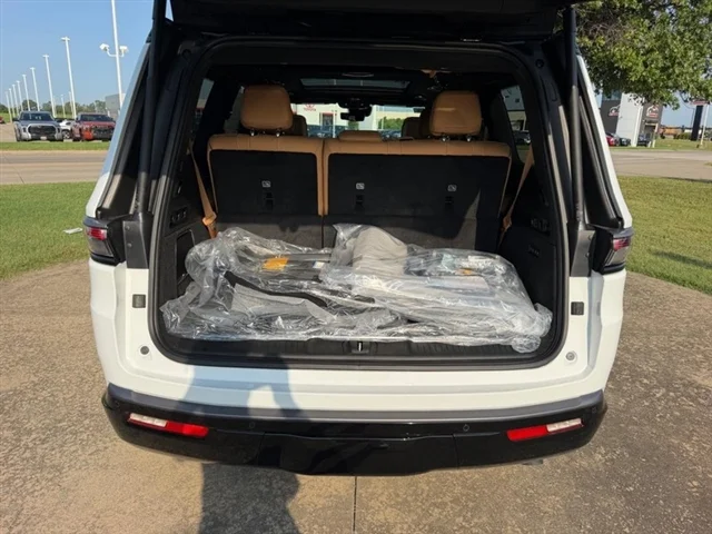 New 2026 Bright White Clearcoat Jeep Summit Reserve image 7
