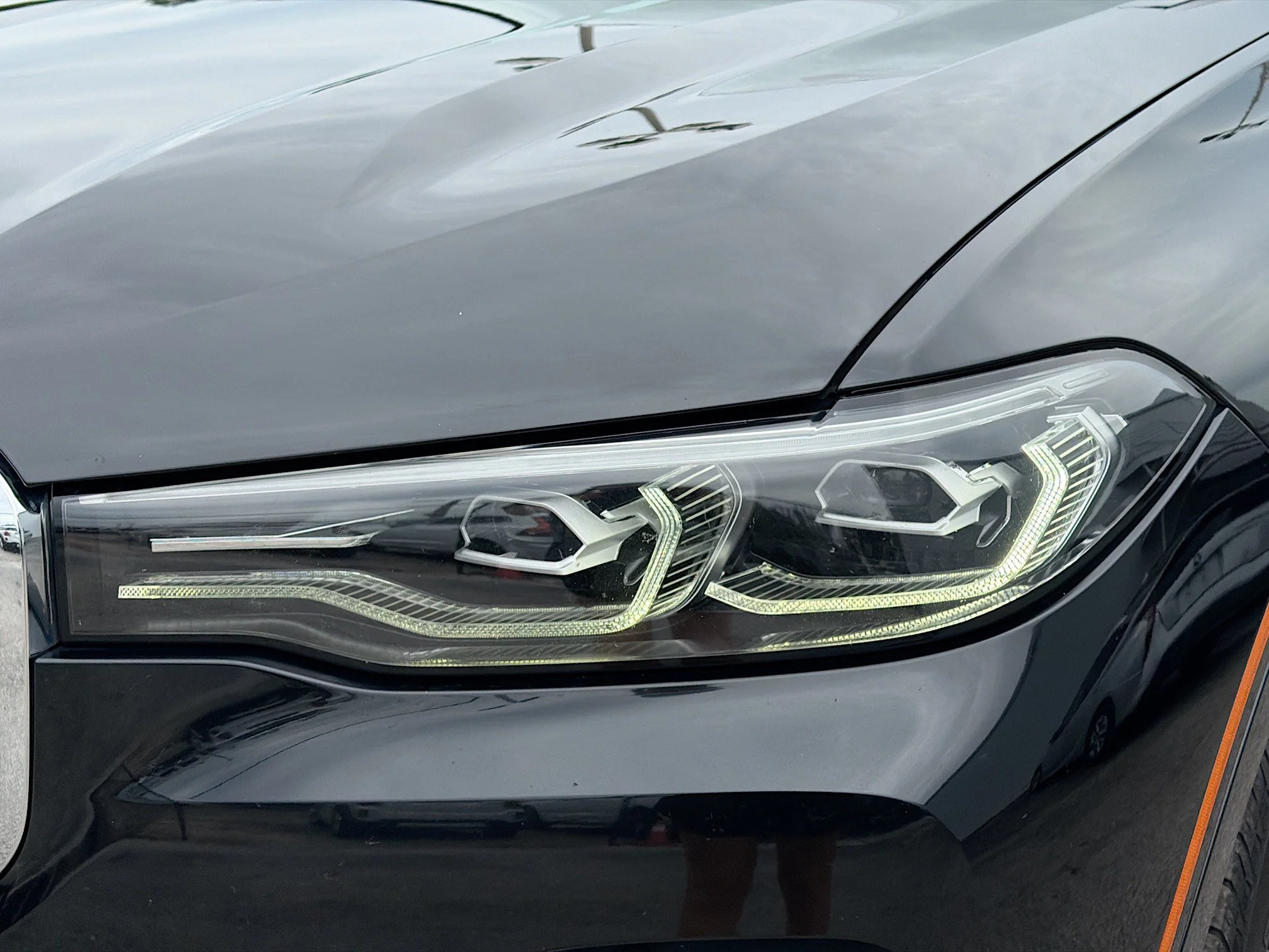 Used 2022 Black Sapphire Metallic BMW xDrive40i image 9