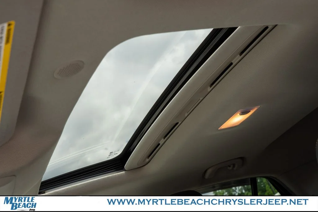 Used 2016 White Pearl Metallic Buick Premium image 18