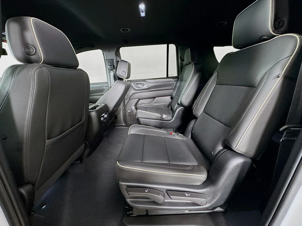 Used 2024 White GMC SLT image 28