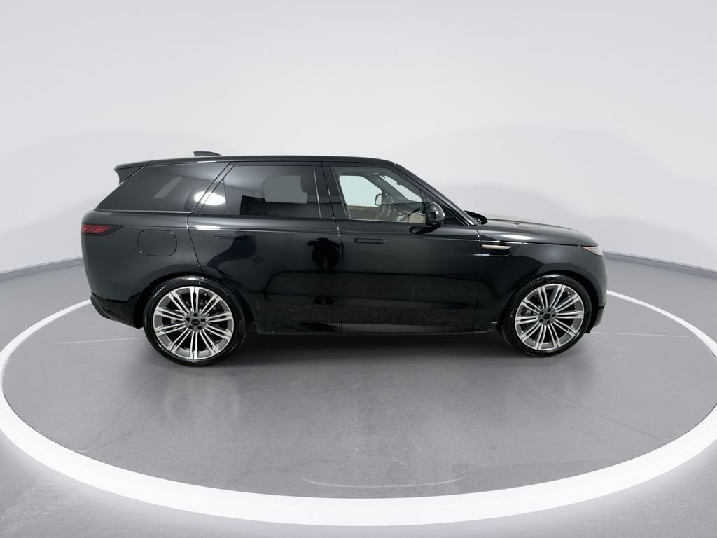 New 2027 Santorini Black Land Rover Dynamic SE image 9
