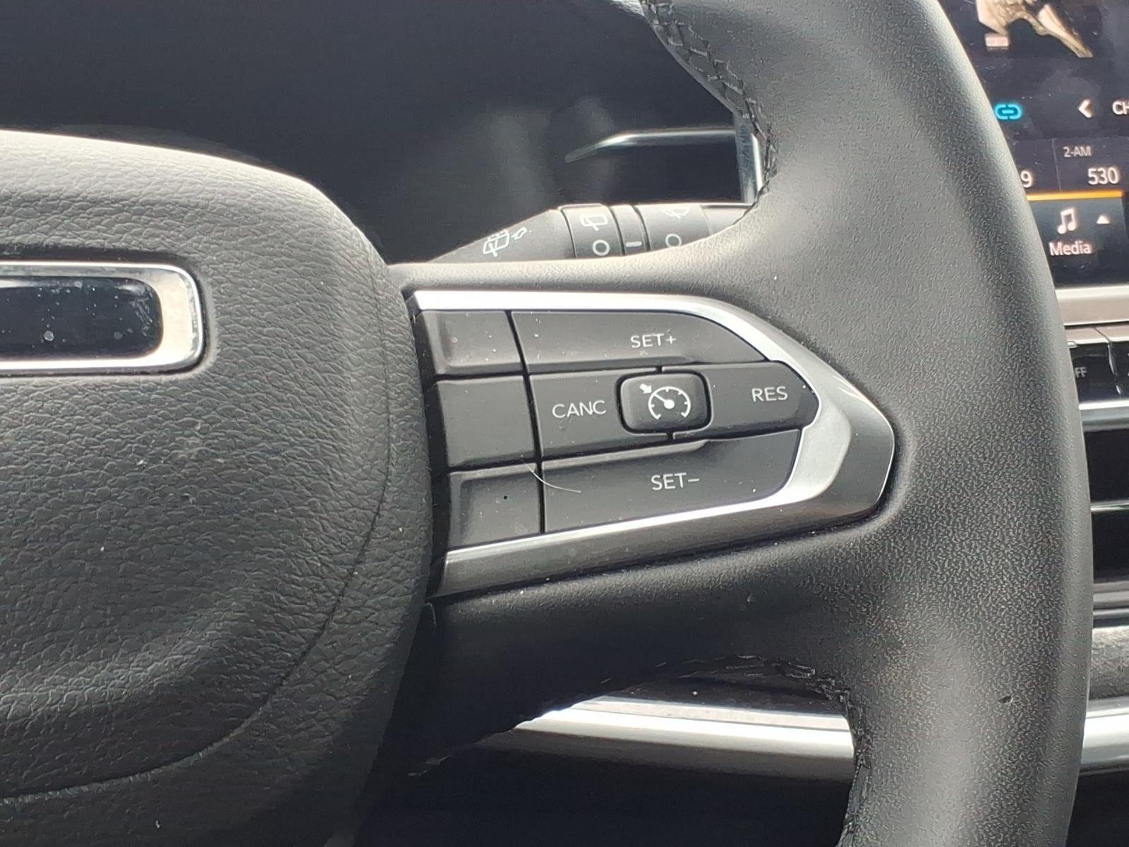 Used 2024 Sting-Gray Clearcoat Jeep Latitude image 26