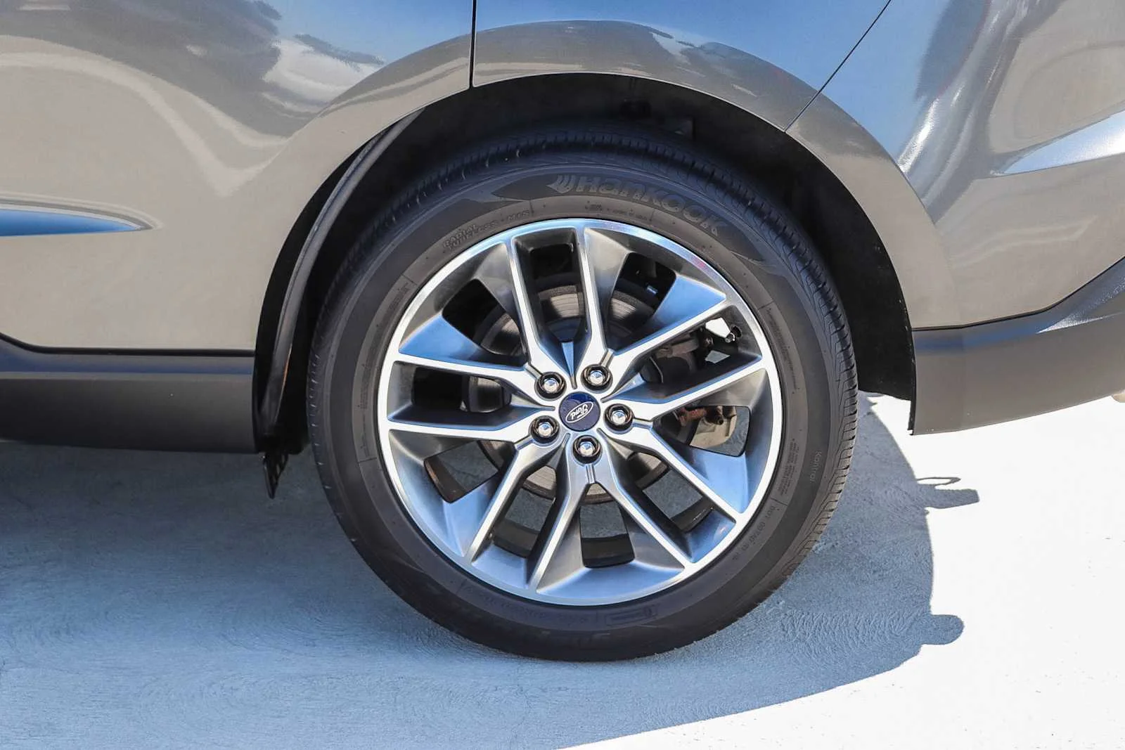 Used 2016 Magnetic Metallic Ford Titanium image 11