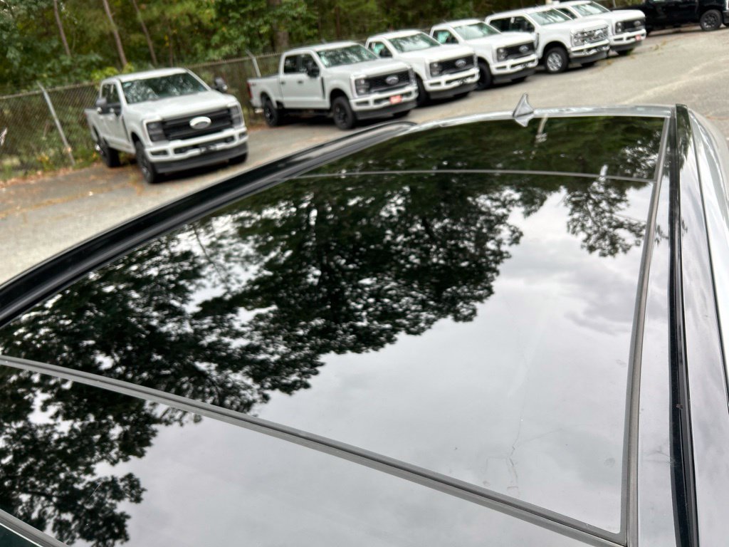 Used 2022 Silver Hyundai Limited image 13