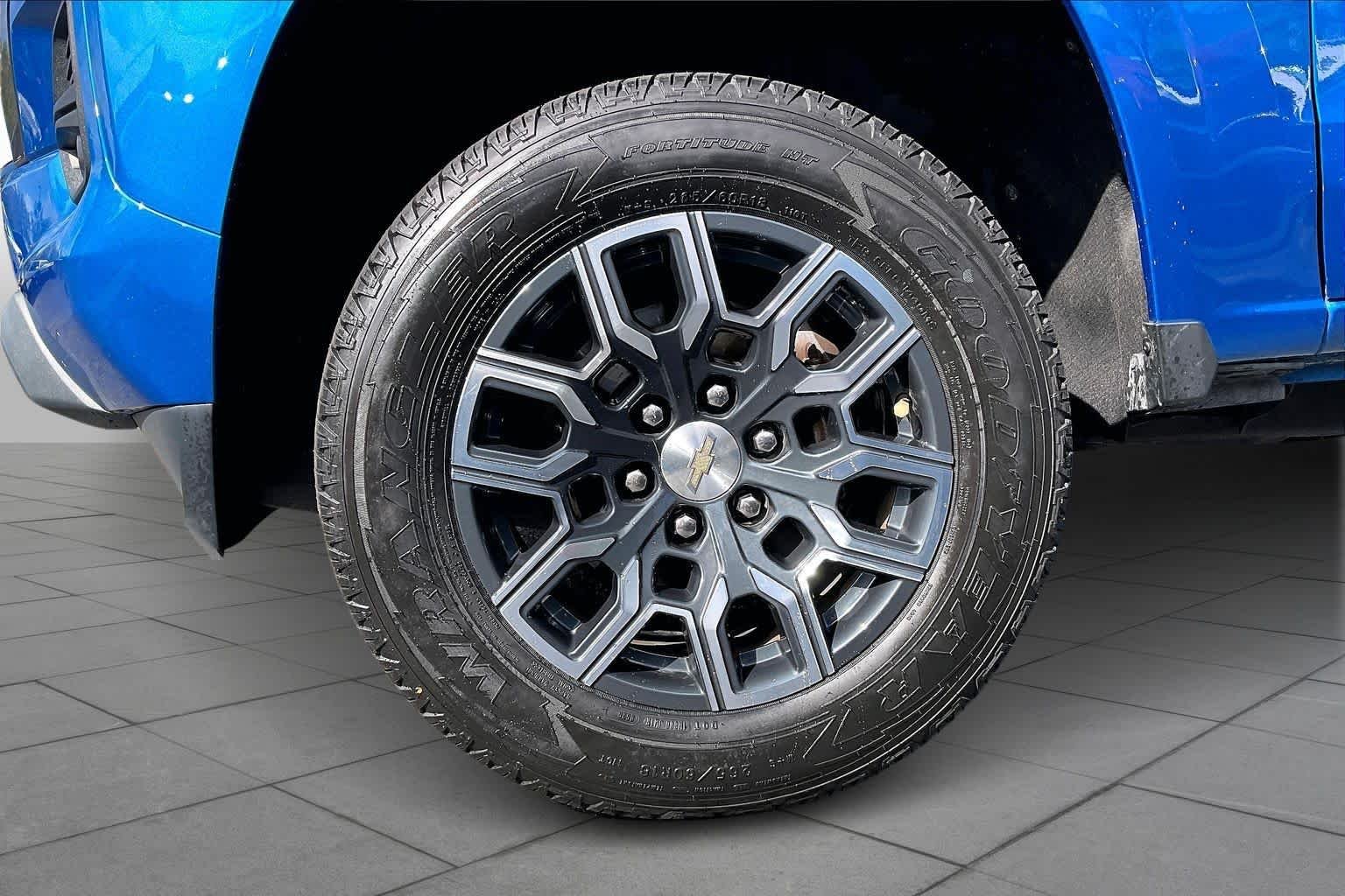 2023 Chevrolet Colorado LT - Photo 10