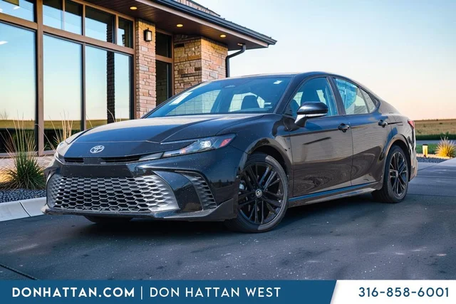 2025 Toyota Camry SE