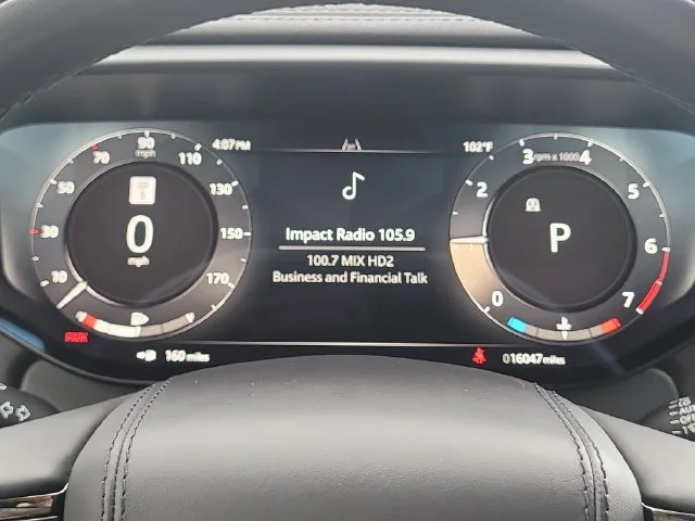 Used 2025 Black Land Rover Dynamic SE image 29