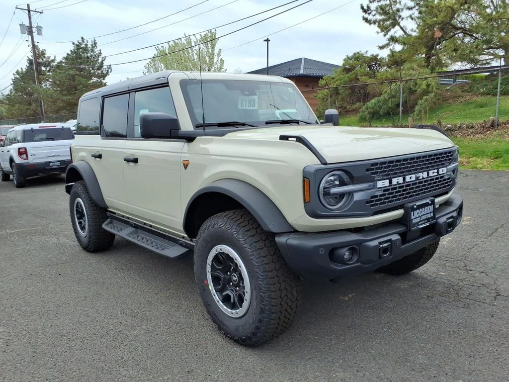 2026 Ford Bronco Badlands 4x4's photo