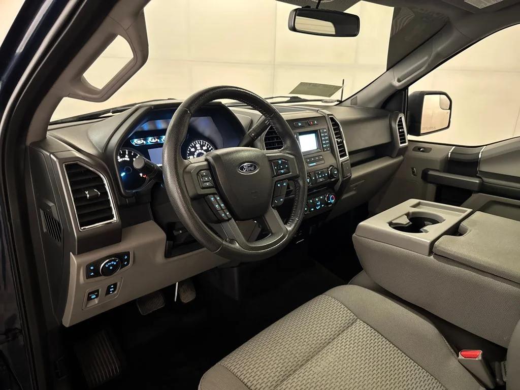 Used 2015 Blue Ford XLT image 5