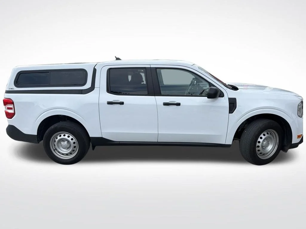 Used 2024 White Ford XL image 3