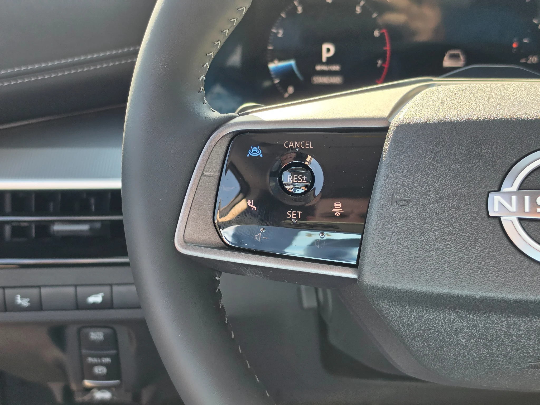 New 2026 Boulder Gray Pearl/Super Black Nissan Platinum image 13
