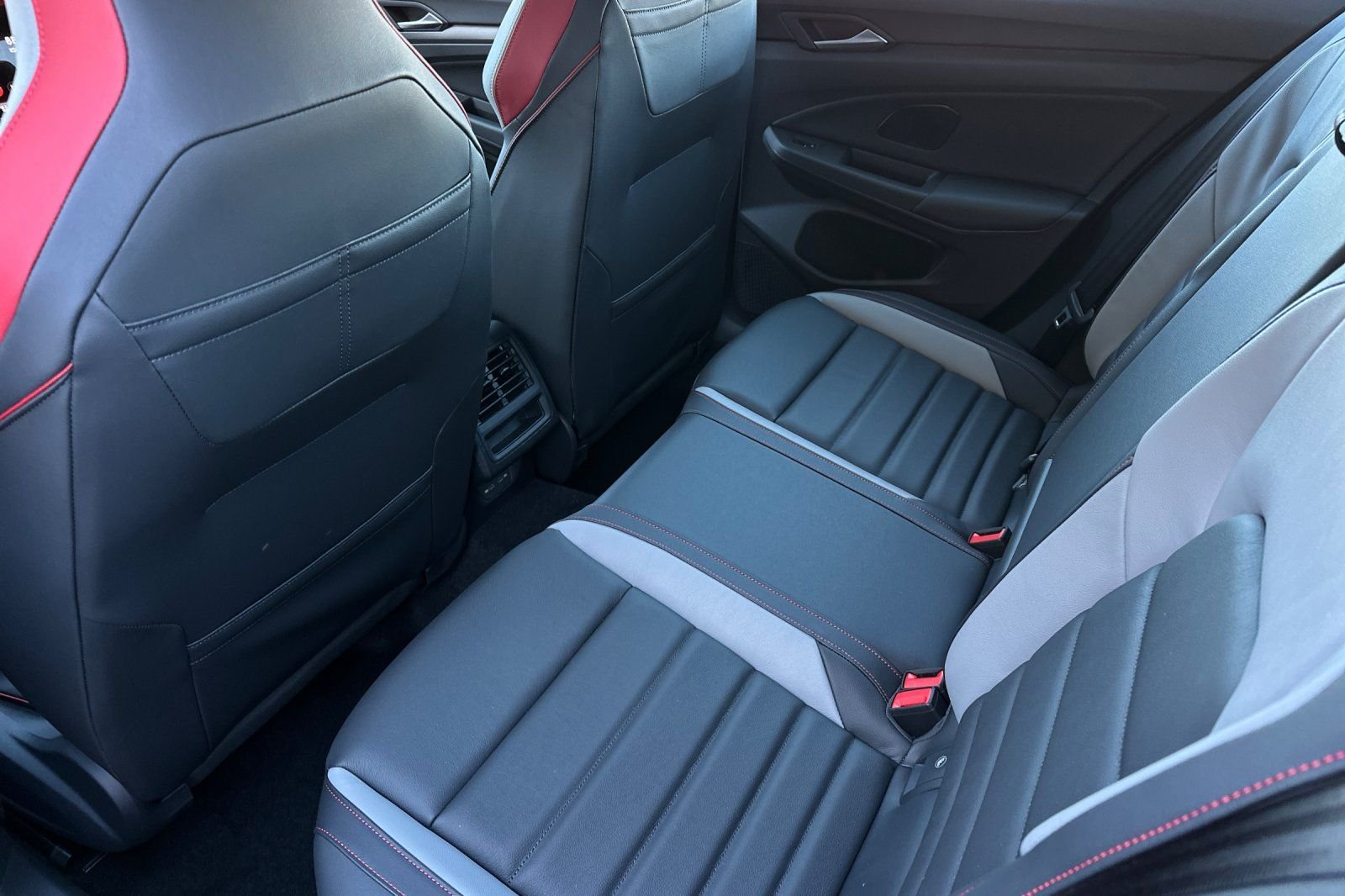 New 2026 Moonstone Gray Volkswagen 2.0T SE image 12