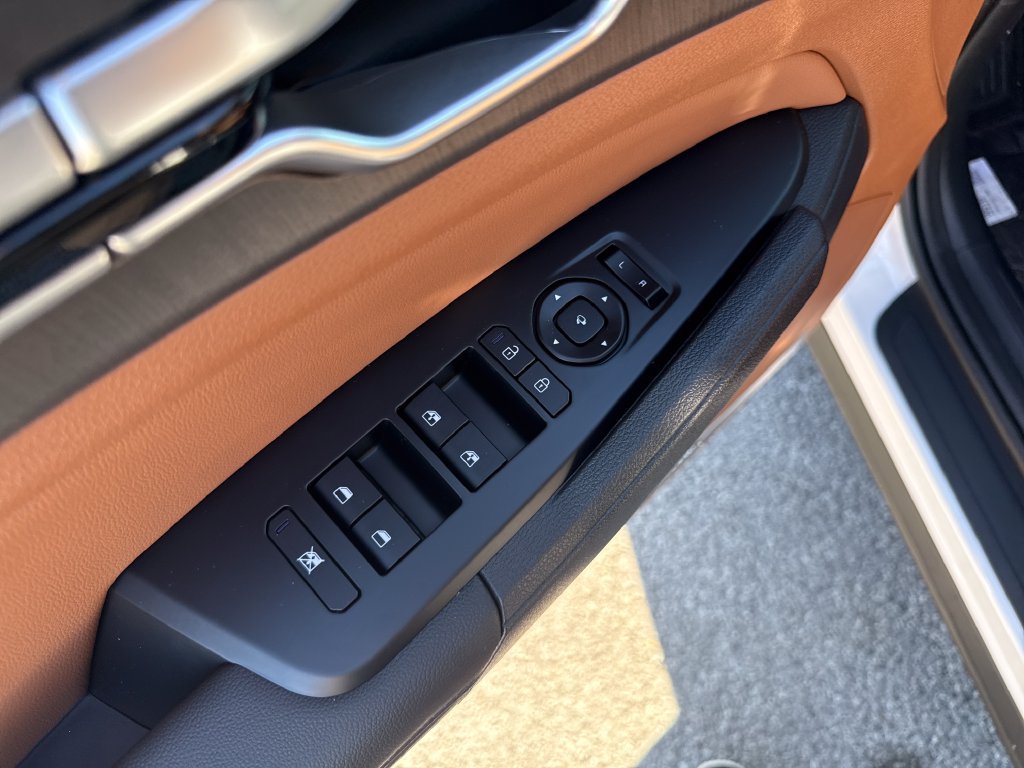 New 2027 White Kia X-Line image 11