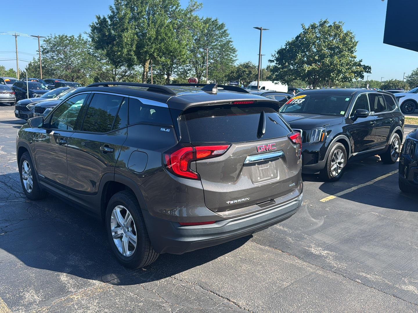 Used 2020 Smokey Quartz Metallic GMC SLE image 5