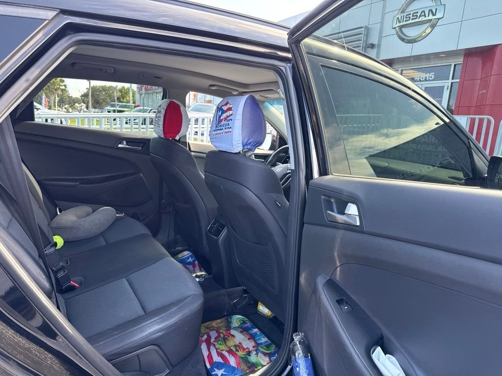 Used 2018 Black Hyundai Value image 9