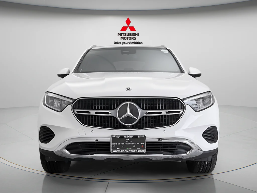 Used 2024 Polar White Mercedes-Benz GLC 300 image 4