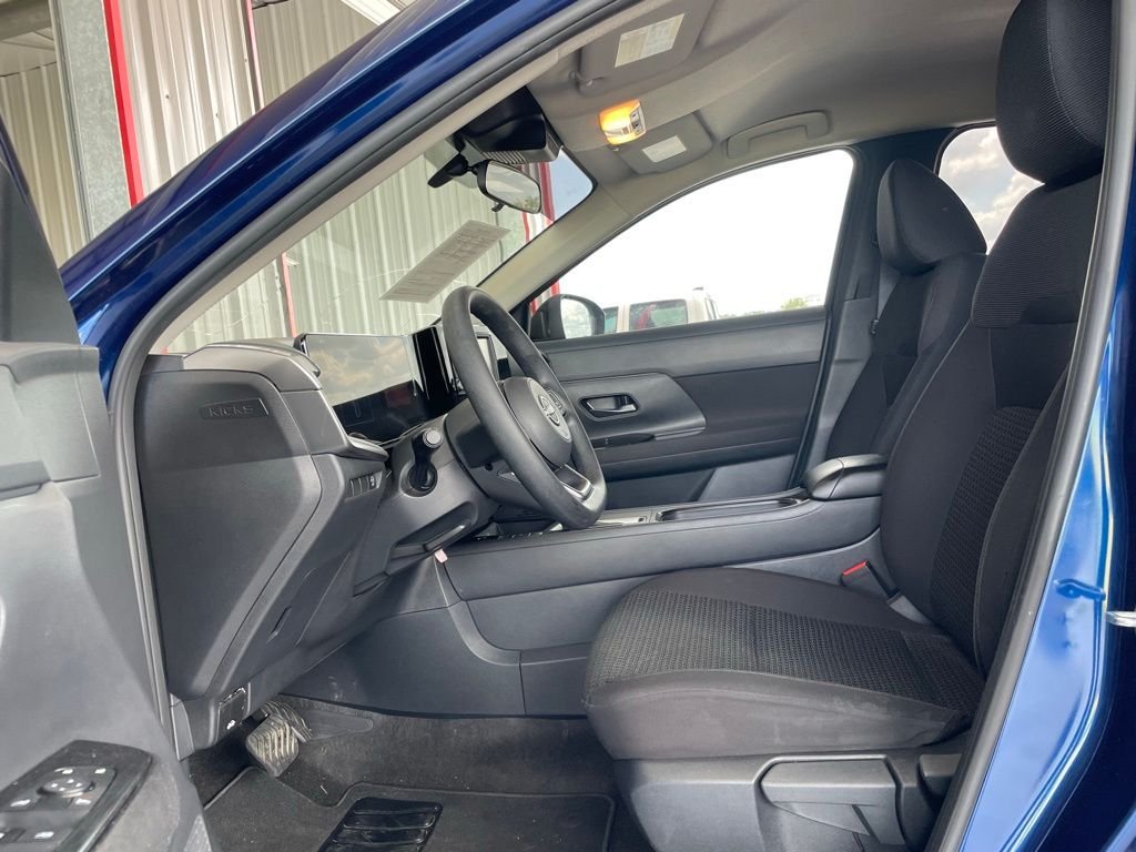 Used 2025 Blue Nissan S image 10