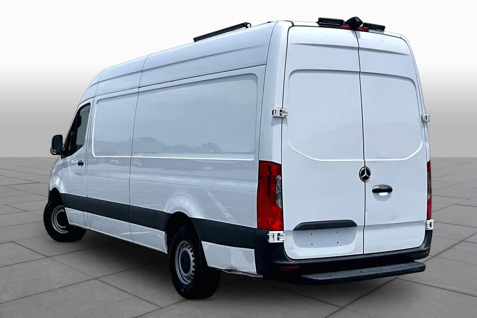 Used 2024 Arctic White Mercedes-Benz  image 12