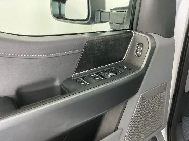 New 2026 Oxford White Ford XLT image 17