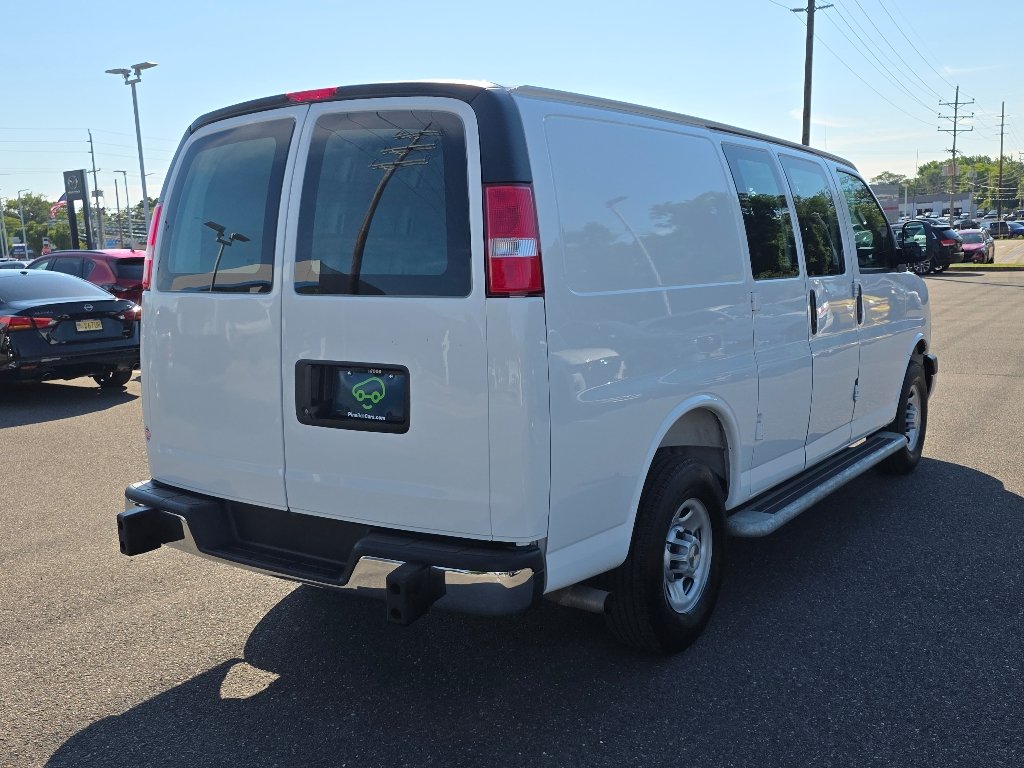 Used 2025 Summit White Chevrolet Work Van image 18