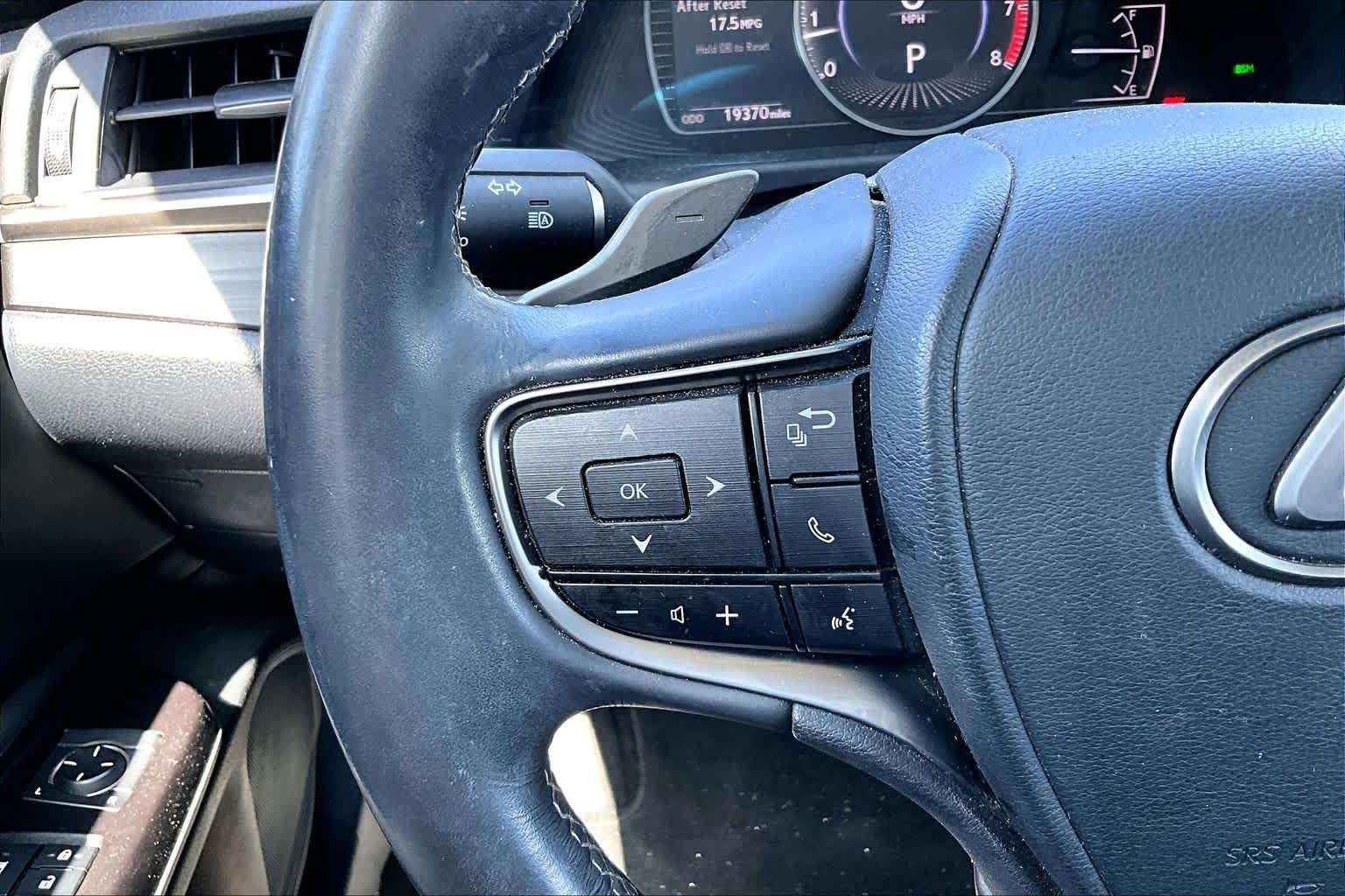 Used 2019 Silver Lining Metallic Lexus  image 22