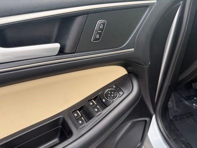Used 2022 Silver Metallic Ford SEL image 10