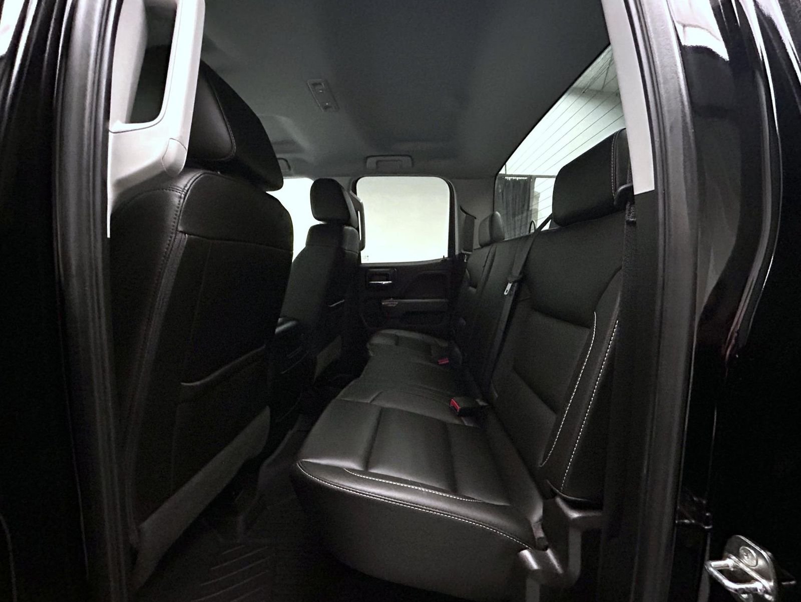 Used 2018 Black GMC SLT image 19
