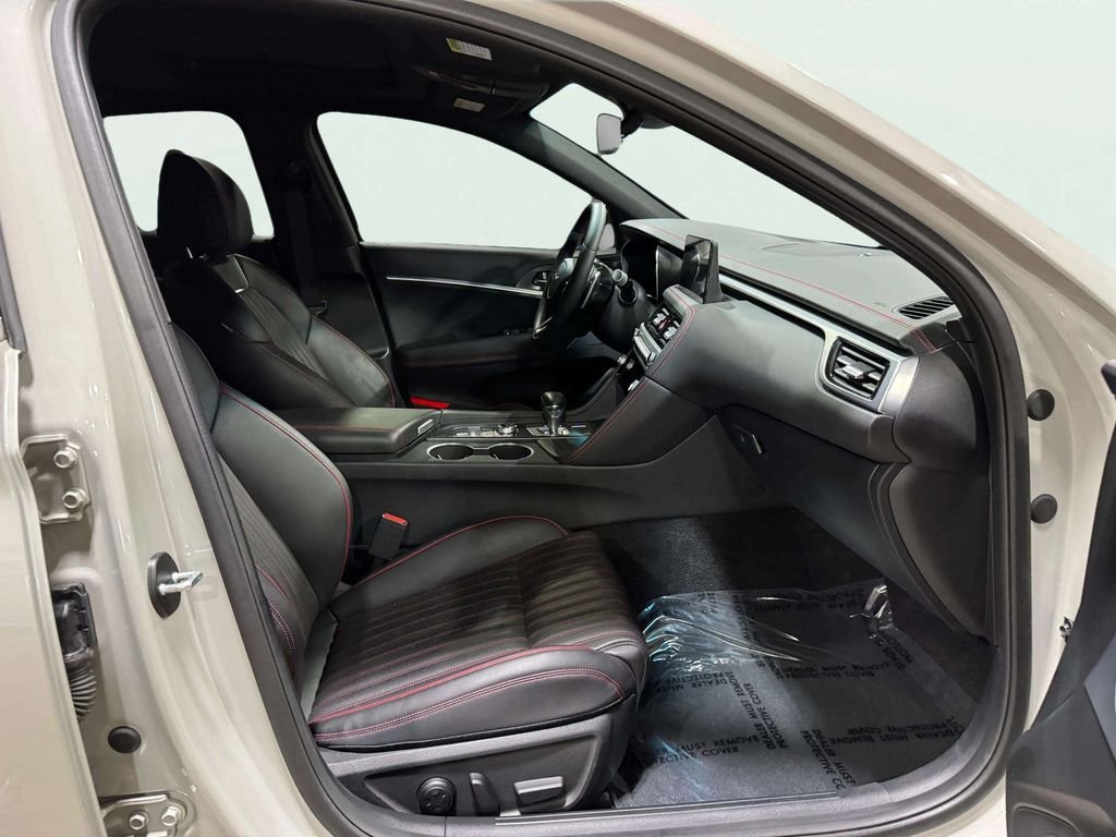 2024 GENESIS G70 Standard - Photo 26