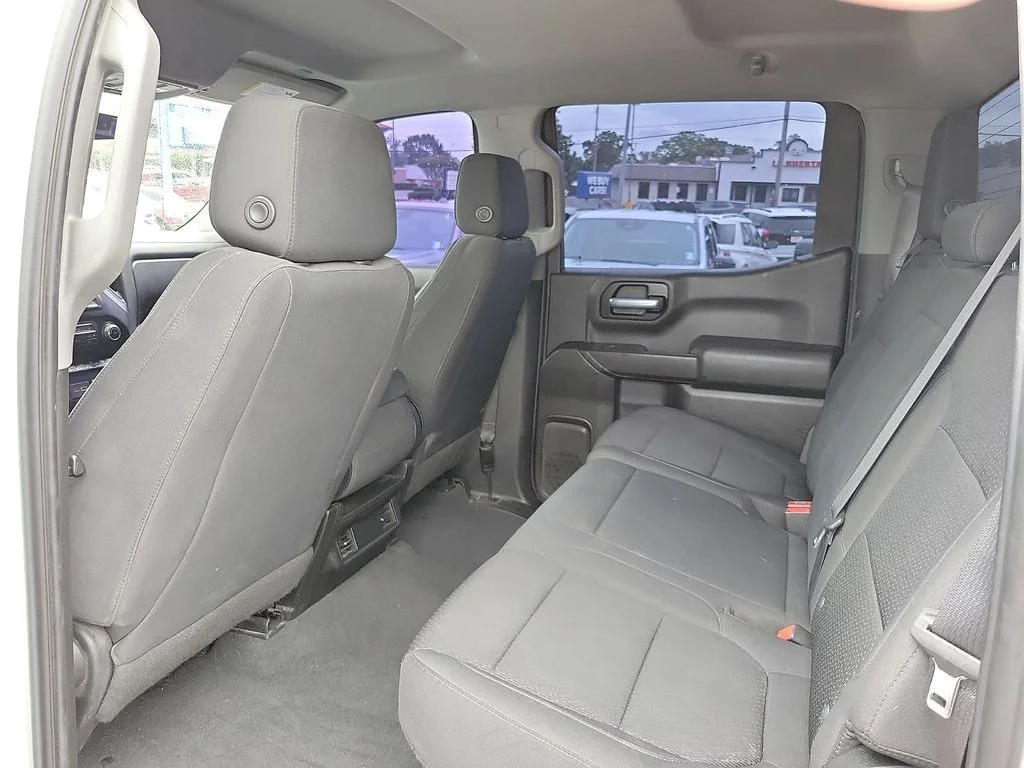 Used 2021 Summit White Chevrolet Custom image 9