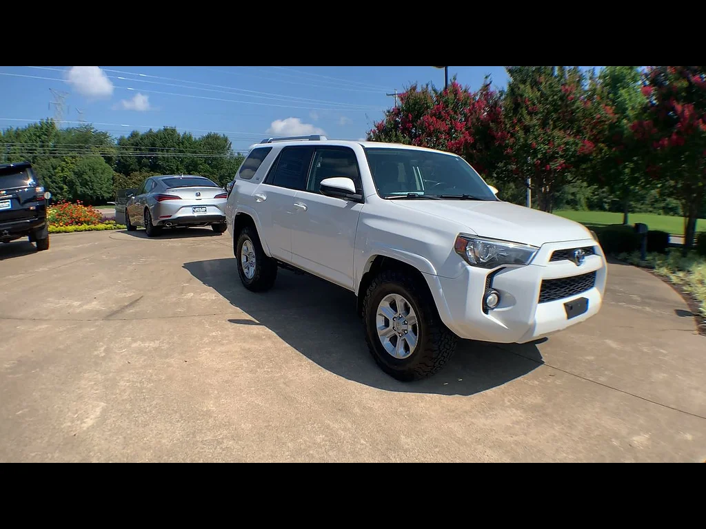 Used 2016 Super White Toyota SR5 image 2