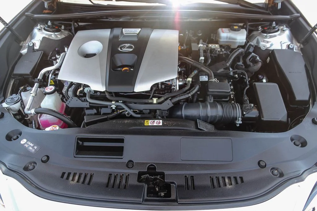 Used 2020 Silver Lexus 300h image 26