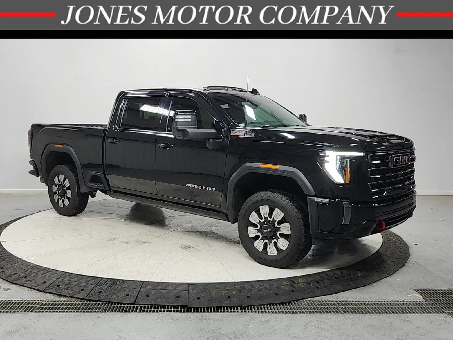 2024 GMC Sierra 4WD Crew Cab Standard Box AT4's photo