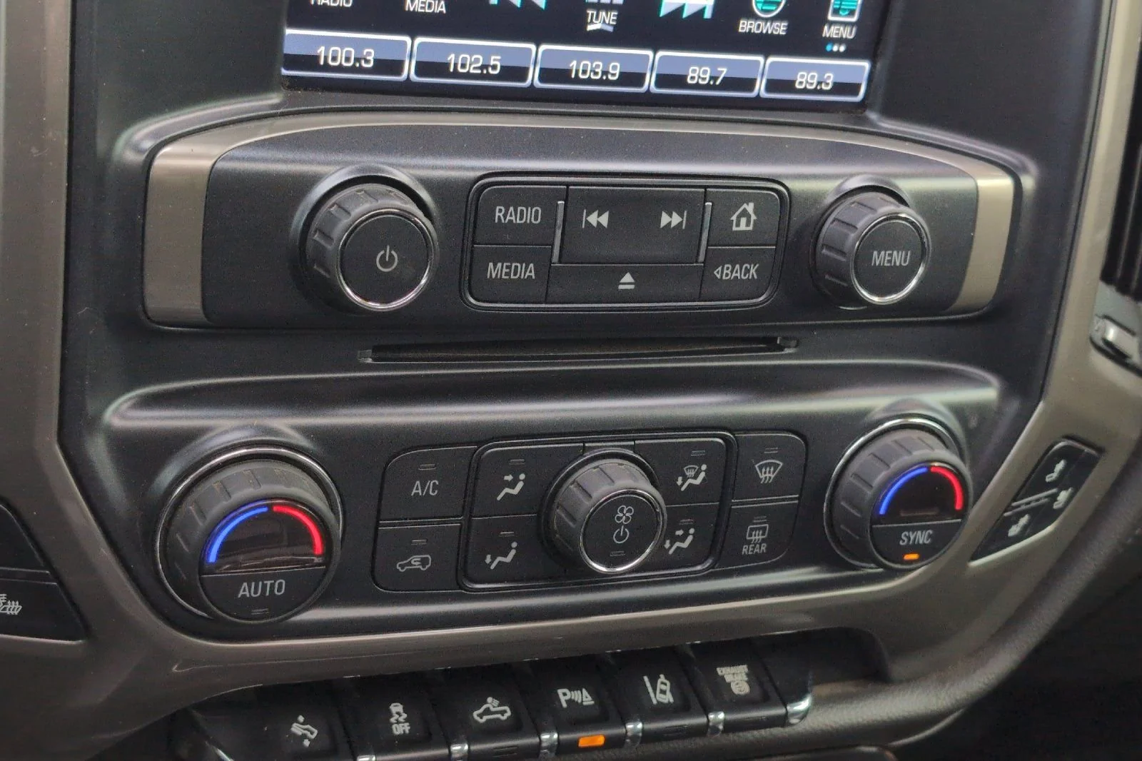 Used 2019 SUMMIT WHITE Chevrolet High Country image 21