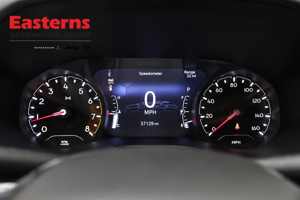 Certified Used 2022 Black Jeep Latitude image 17