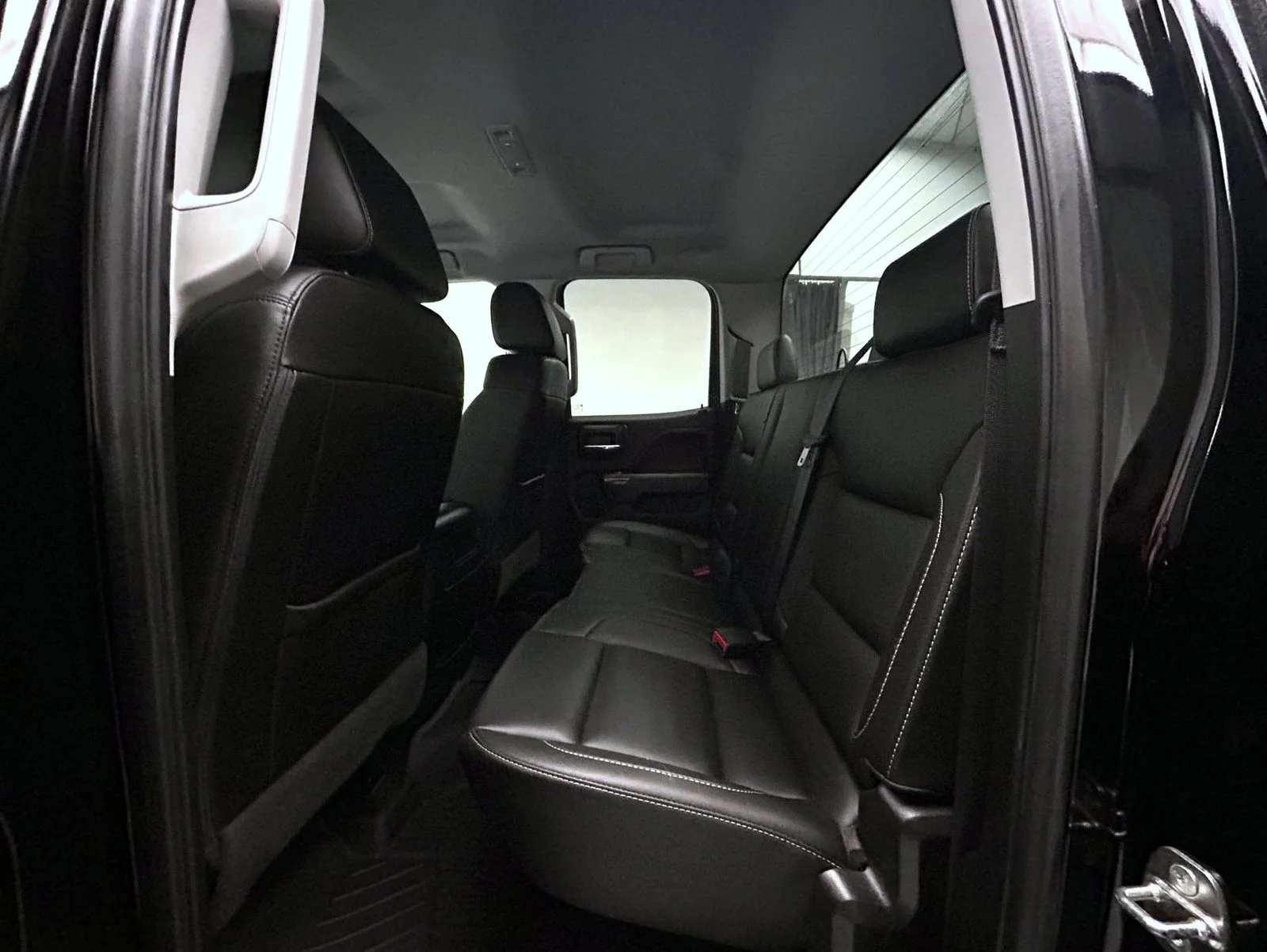 Used 2018 Black GMC SLT image 19